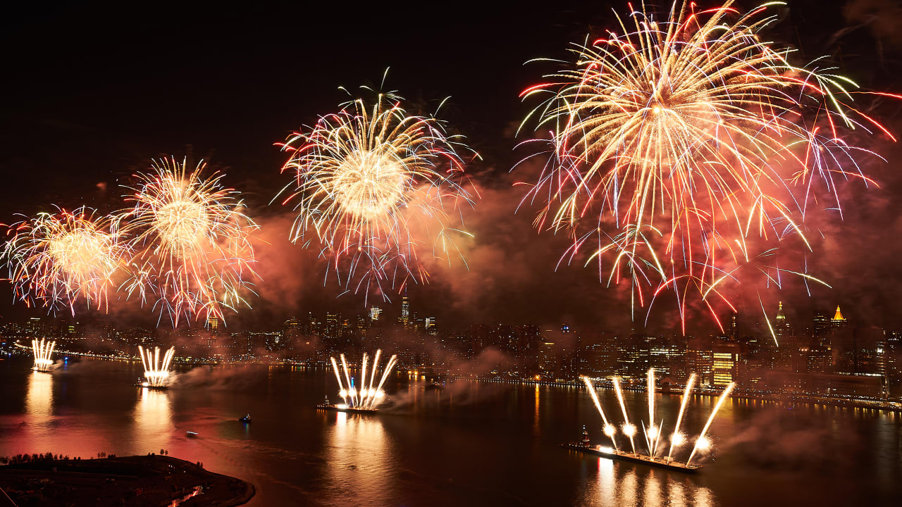 60,000 fireworks will light up the sky over NYC. Here’s how the year’s biggest fireworks show was made