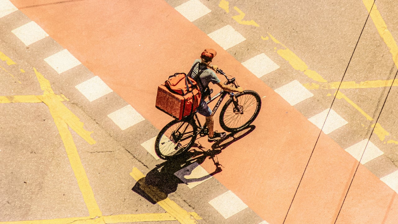 ‘The sun feels like it’s burning our skin’: NYC delivery drivers talk about surviving the gig economy in extreme heat