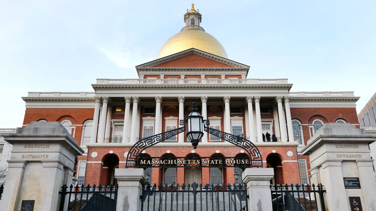 Massachusetts is now the 11th state to mandate pay transparency
