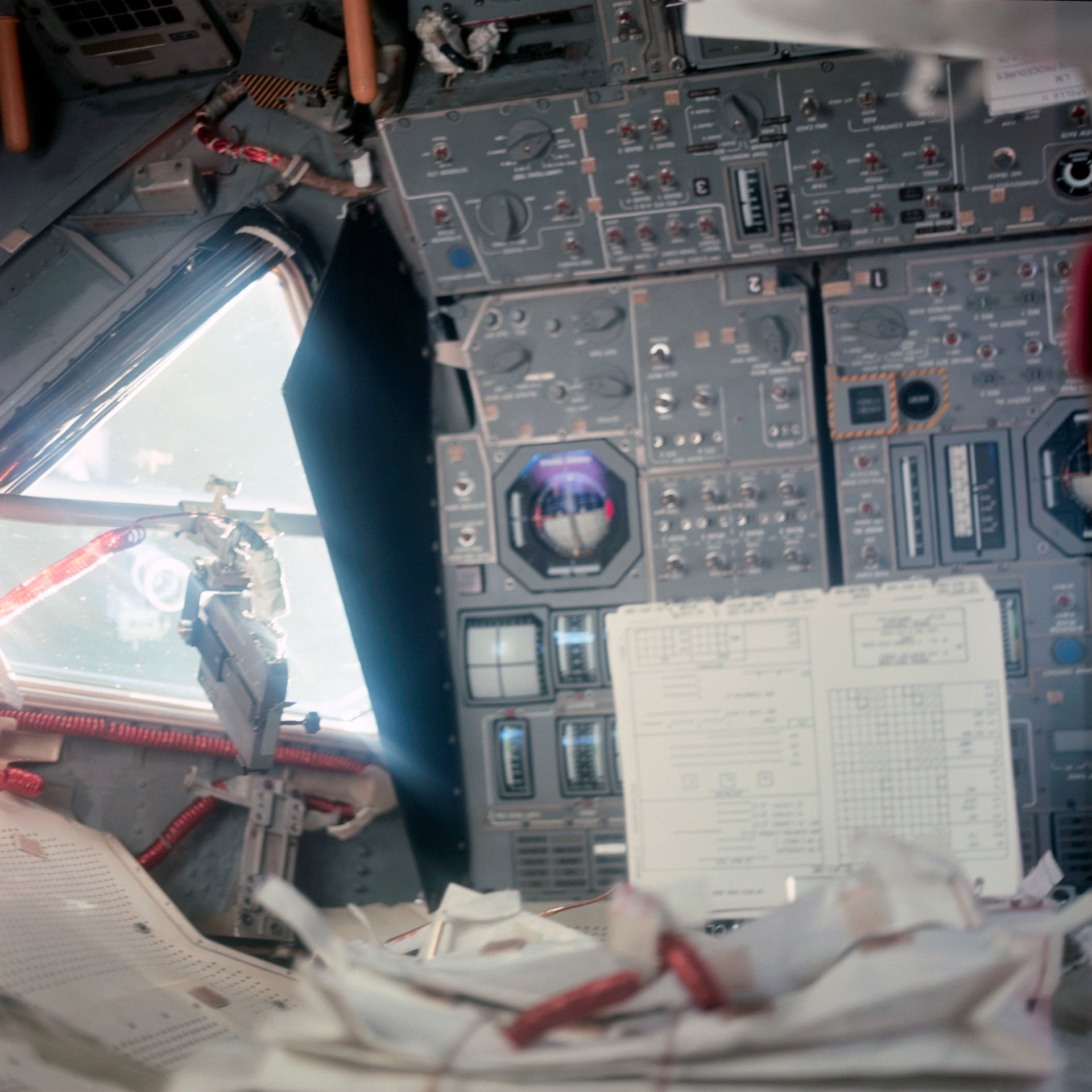 Astronauts were going to fix the spaceships while they flew them - Fast ...