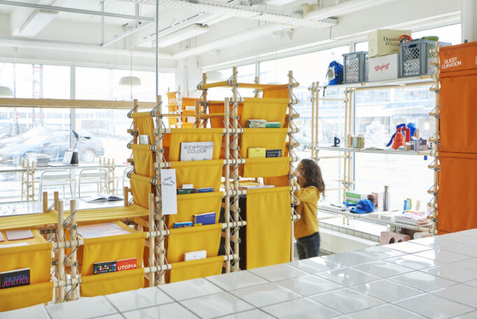 写真を追加 Innovation Living 2023年7月に開設された株式会社Q'sfix晴海オフィス内に壁画を